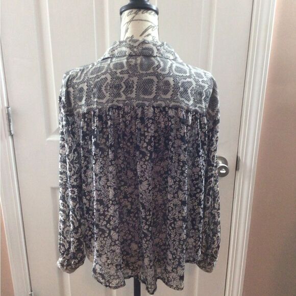 Free People Dani Chiffon‎ Long Sleeve Blouse Button Up Paisley Snakeskin XS - Picture 5 of 7